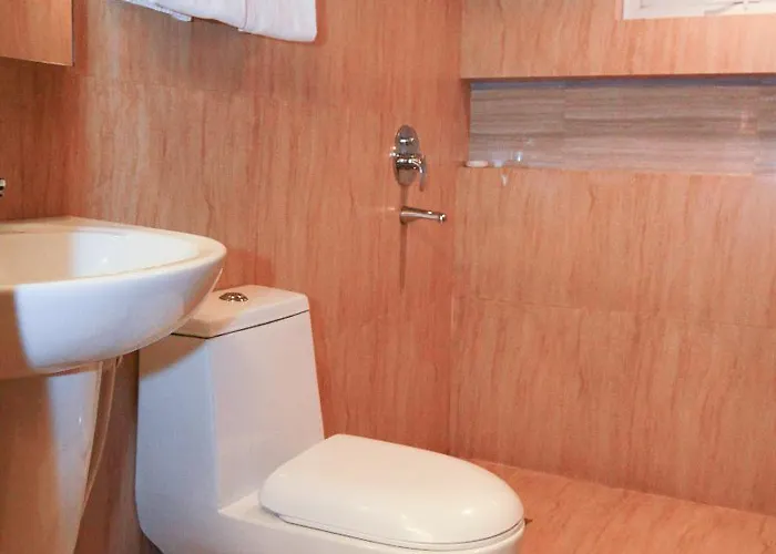 Western La Hotel 3*
