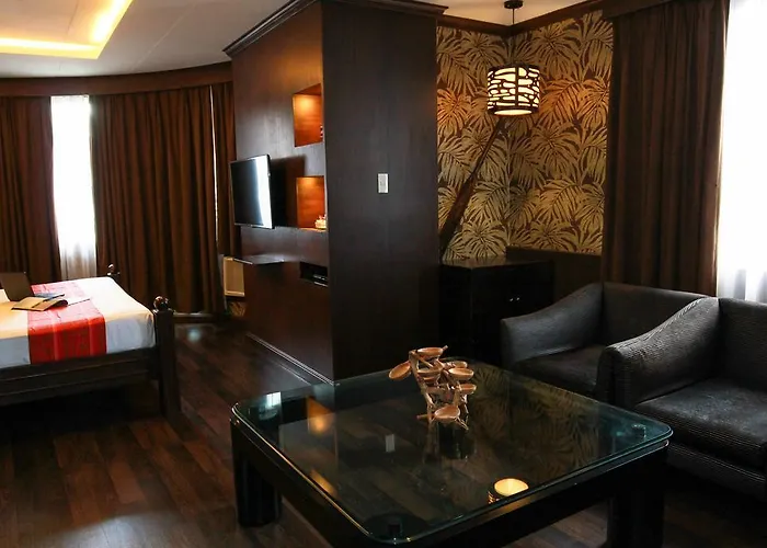 Western La 3* Manila