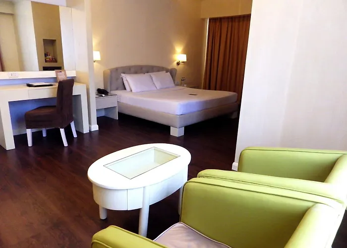 Western La Hotel