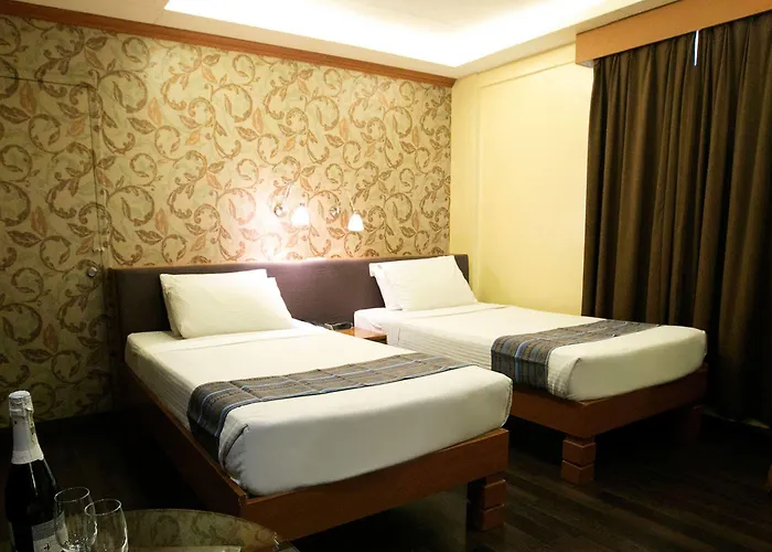 Western La Hotel 3*
