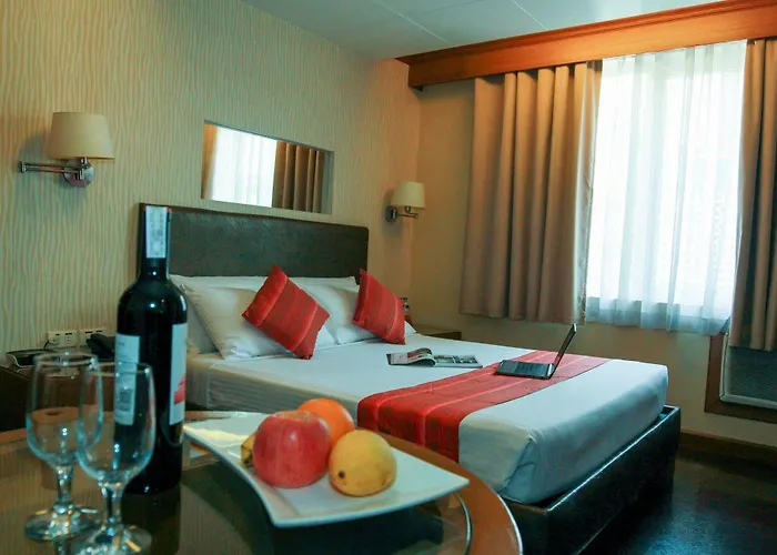 Western La Hotel 3*